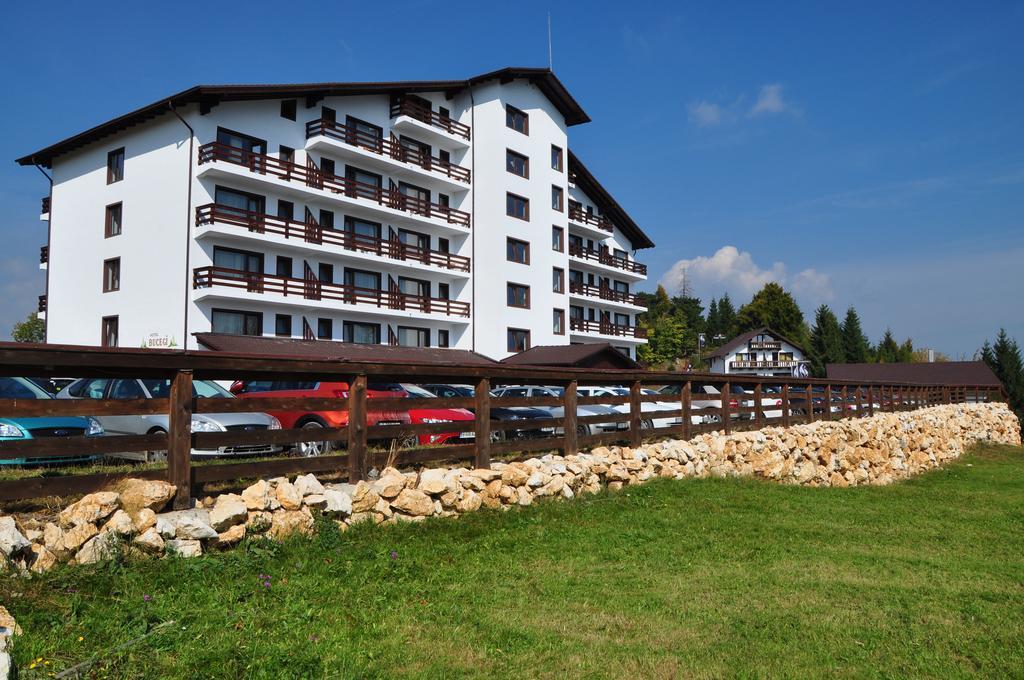 Cheile Gradistei Fundata Resort Exteriör bild